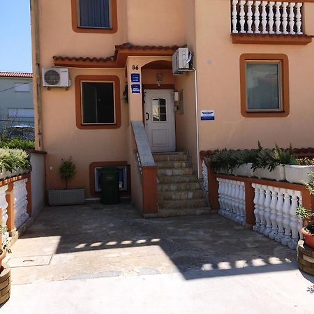 Friendly People'S Guest House Ζαντάρ Εξωτερικό φωτογραφία