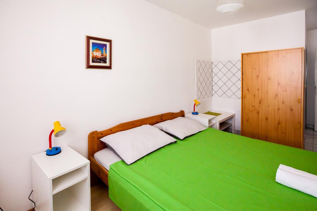 Friendly People'S Guest House Ζαντάρ Εξωτερικό φωτογραφία