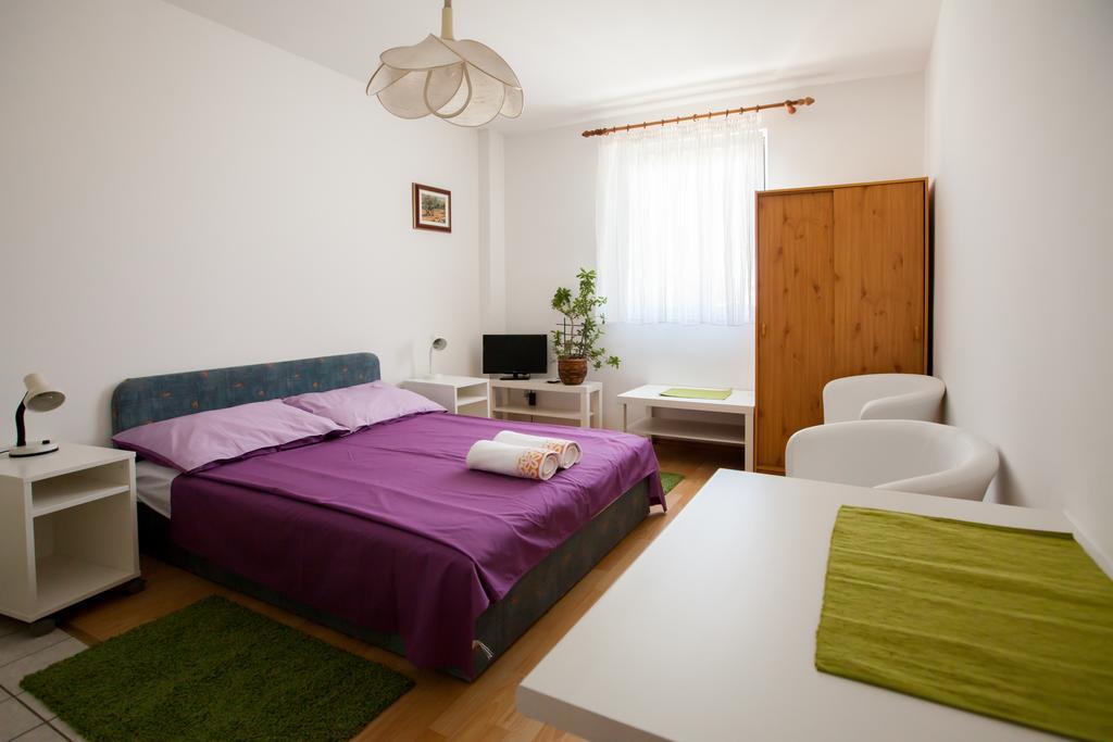 Friendly People'S Guest House Ζαντάρ Εξωτερικό φωτογραφία
